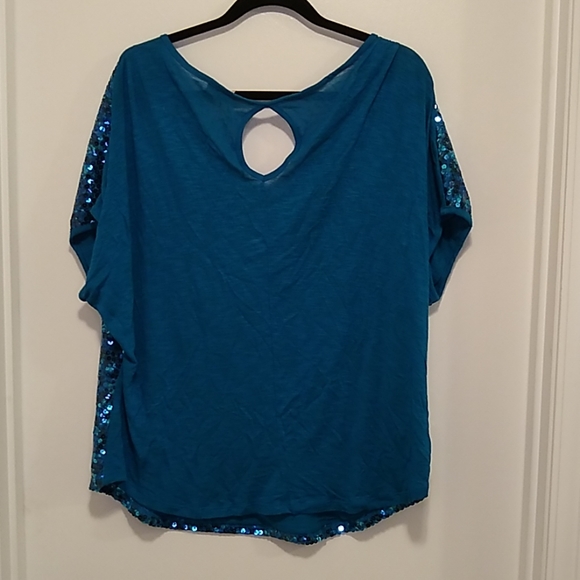 Eyeshadow turquoise sequined front top - Picture 3 of 5